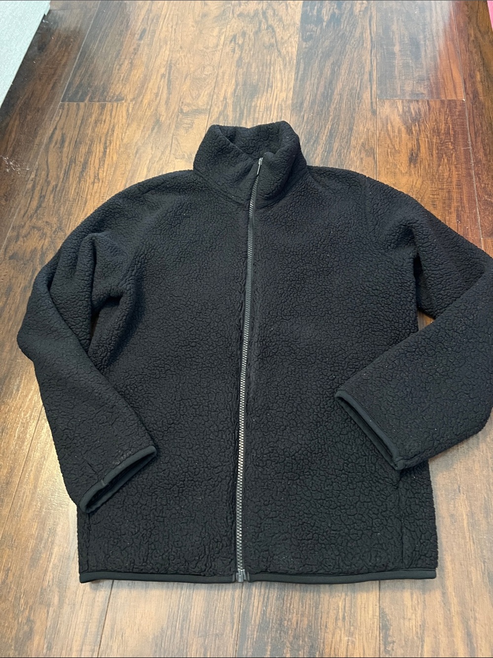 Uniqlo Black Sherpa Zip-Up Jacket - Full Zip Fleece! Super cute, soft & warm